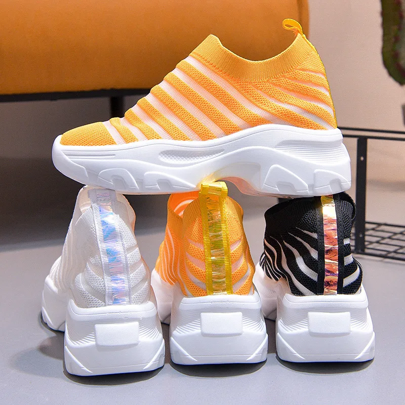 Женская обувь летняя новинка 2019 Модные дышащие сетчатые носки спортивная