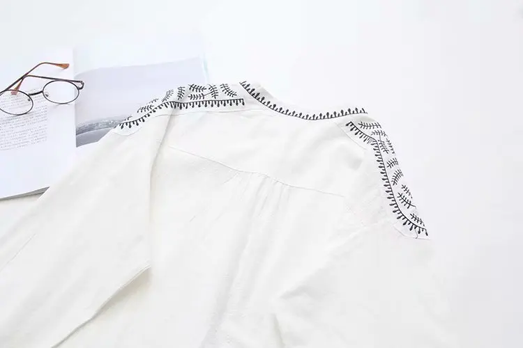 

Plus size Embroidery stand collar cotton women blouse 2019 Spring autumn NEW casual ladies loose white navy shirts female tops