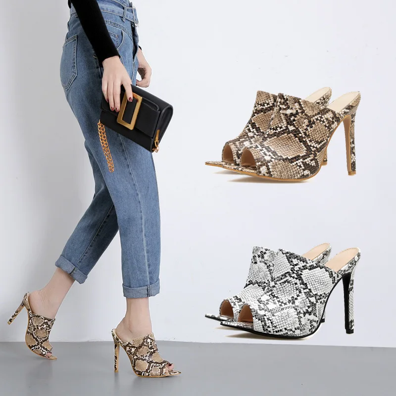 

Женские шлепанцы из змеиной кожи на тонком высоком каблуке 12 см, с острым носком, Новинка лета 2019