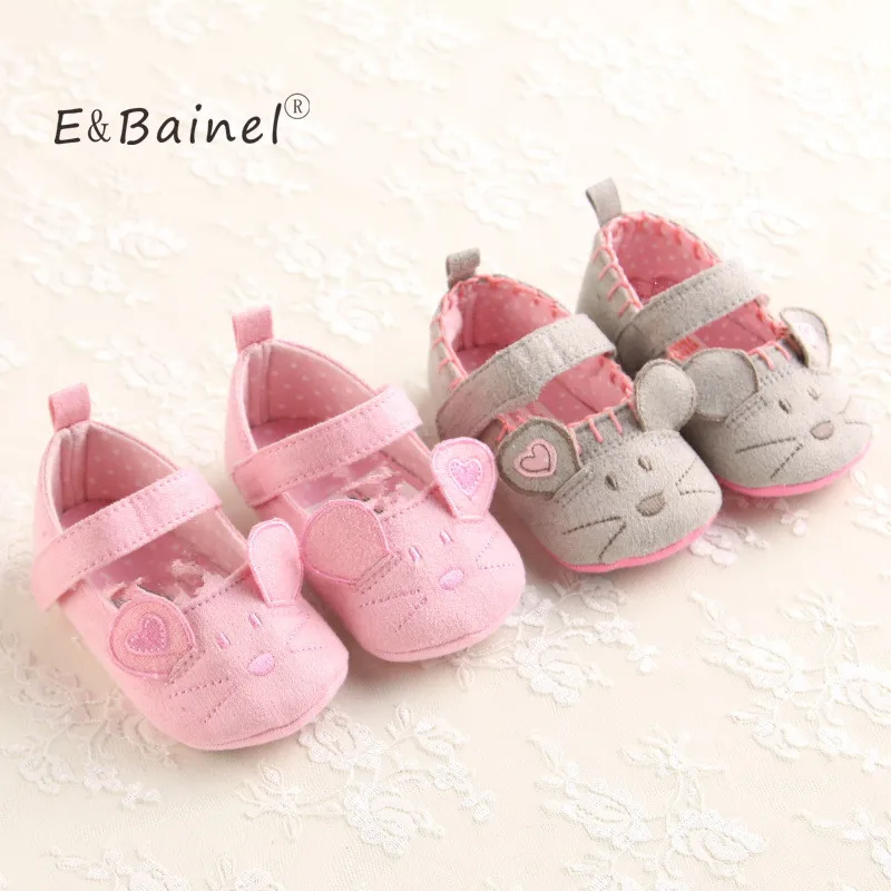 Обувь для маленьких девочек милая хлопковая обувь первых шагов с мультяшным