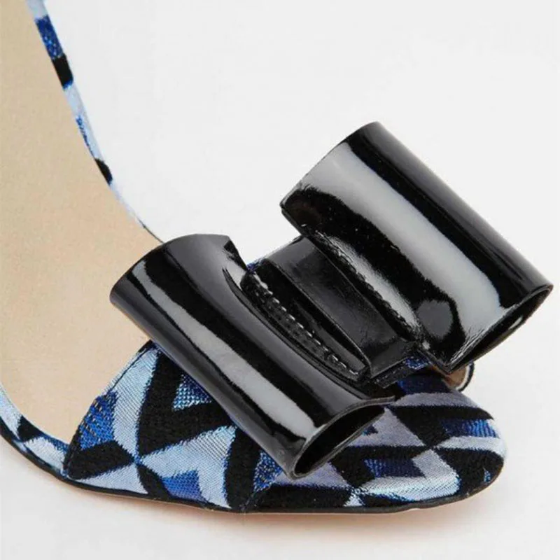 Синие и черные босоножки на блочном каблуке с цветочным узором бантом лодыжке