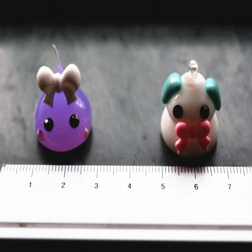 

For DIY Decoration (Ship By Random)20pcs Mix (It Is Soft) 18mm(Size Only For Silicone,Do Not Iclude Resins On It)Silicone Charms
