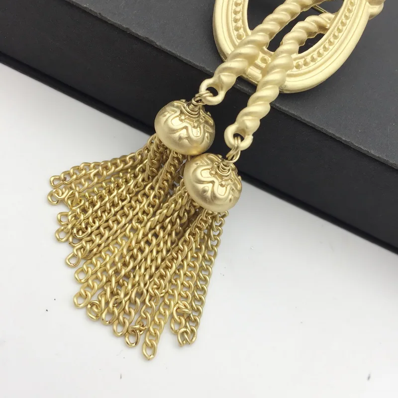 F.J4Z New Fashion Trending Tassel Pendant Pins Matted Gold Color Pattern Women Brooch Jewelry for Coats Bijoux | Украшения и