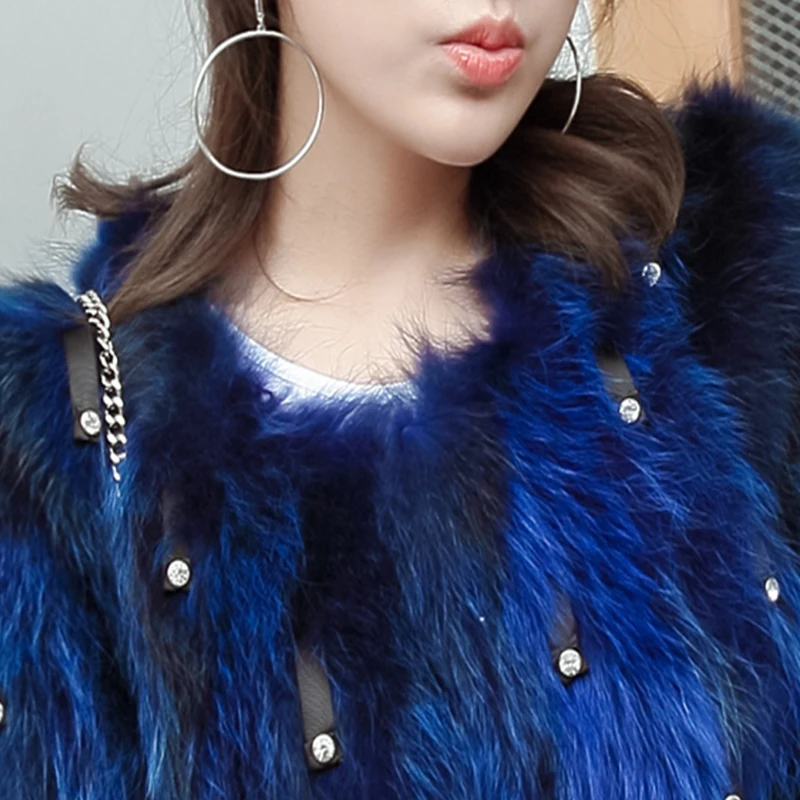 Женская меховая куртка LVCHI теплая из натурального меха енота с блестками для зимы