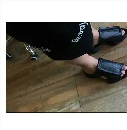 Men's slippers with thick leather soles Horseshoe slipper men's lightweight breathable sandals a high drag | Обувь