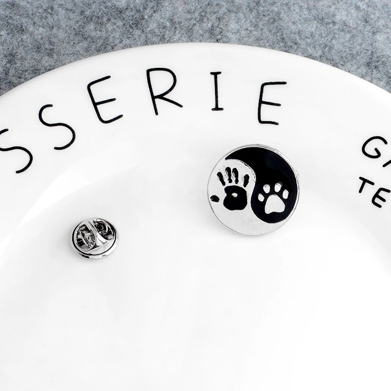 

Pet Jewelry Taiji Ying yang black and white round pendant Human hand print and dog cat paw print pins Lapel pin