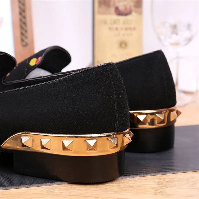 

Black Color Colorful Polka Dot Design Men Loafers Slip-On Round Toe Metal Rivets Embellished Heel Brand Low Top Men Casual Shoes