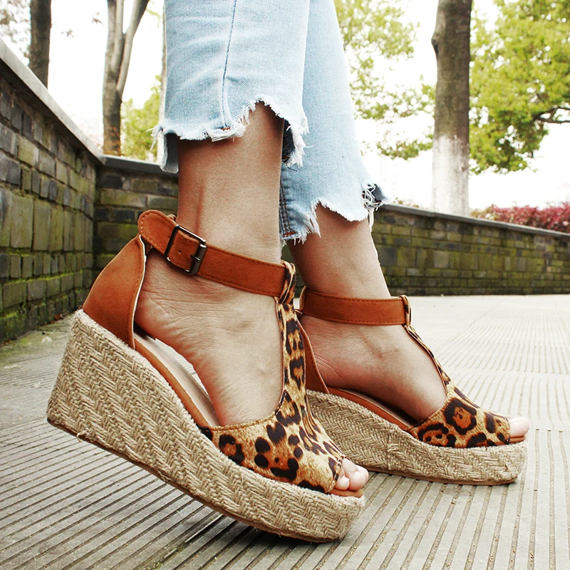 Женская обувь на танкетке с леопардовым принтом Zapatos De Mujer женские модные уличные
