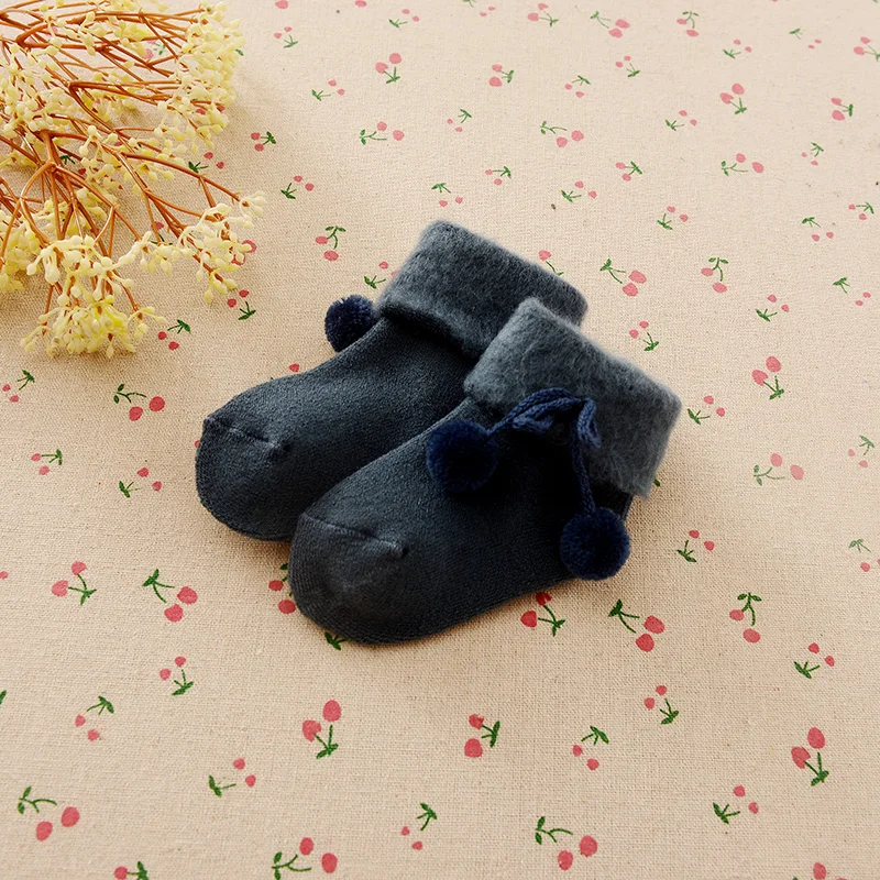 Новые зимние носки для малышей милые теплые махровые носки с двумя шариками для малышей хлопковые носки для новорожденных мальчиков и девочек - Цвет: Grey Blue