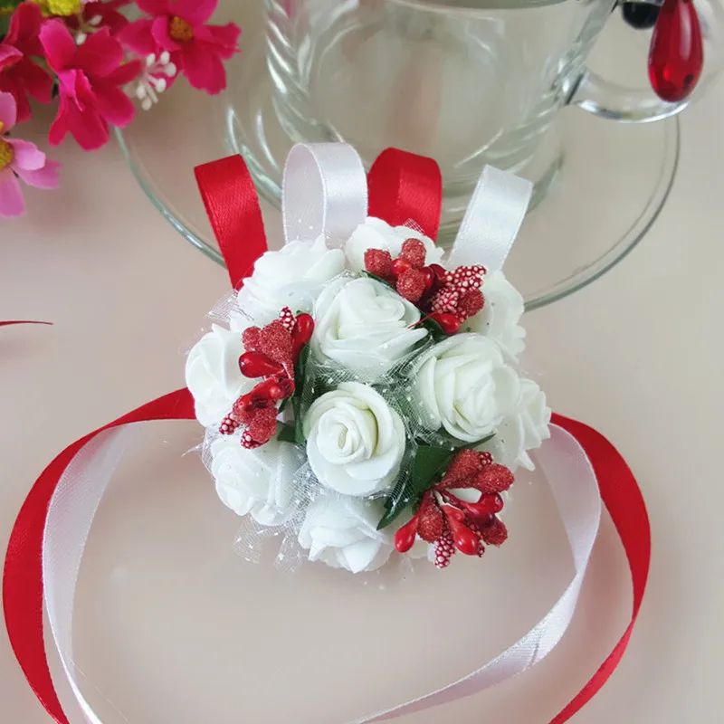 Красивый корсаж на запястье цветы для подружки невесты декор выпускного