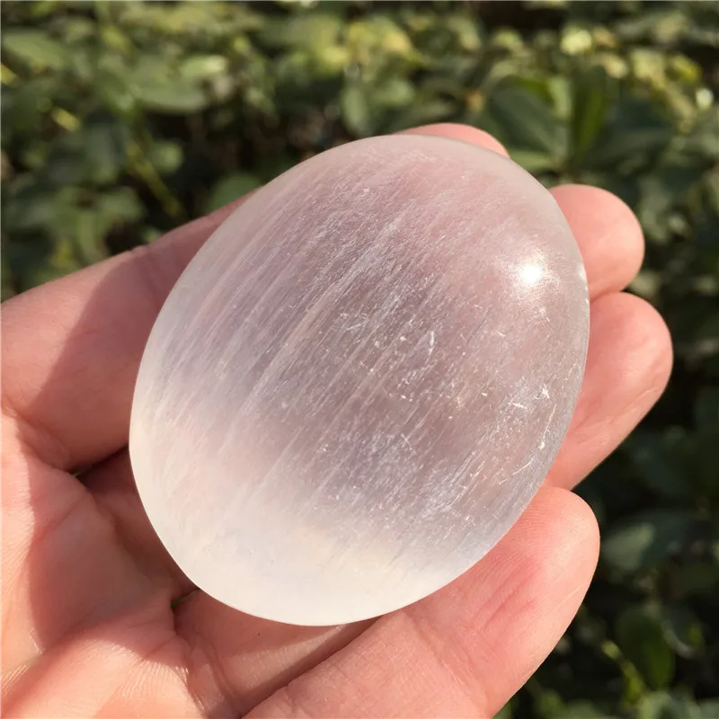 Beautiful Natural White Selenite Palm Stone Gemstone Irregular Smooth Polished Pebble Healing Home Decoration | Дом и сад