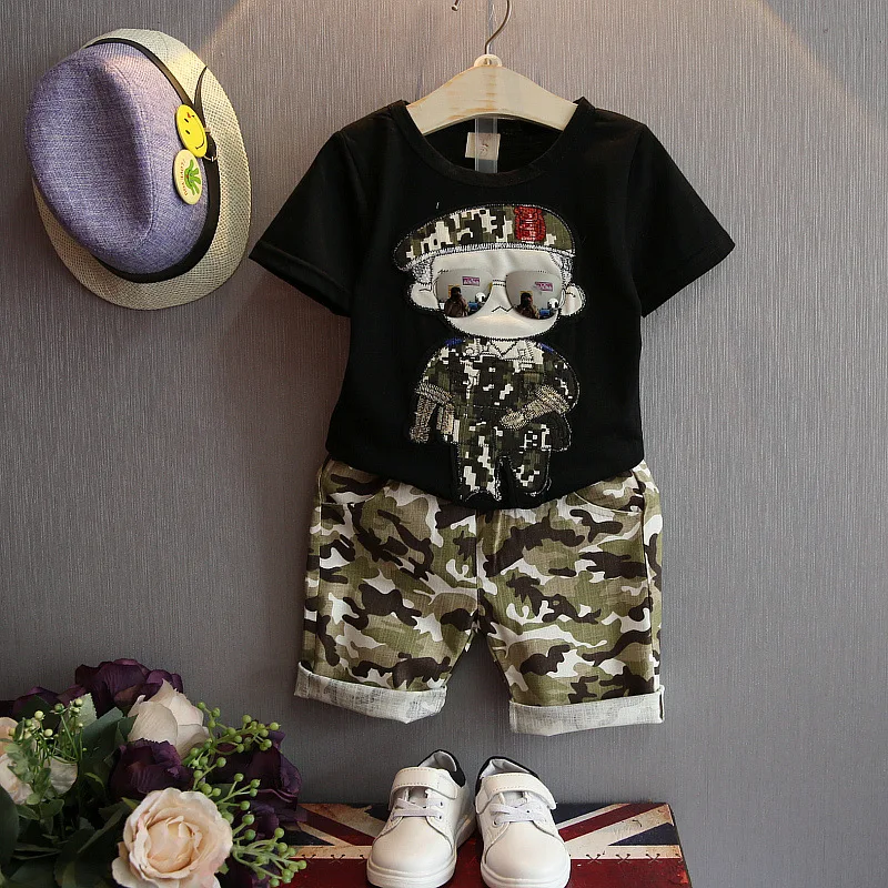 GEMTOT children's suit 2019 summer new boy casual cartoon cotton T-shirt five pants camouflage two-piece |