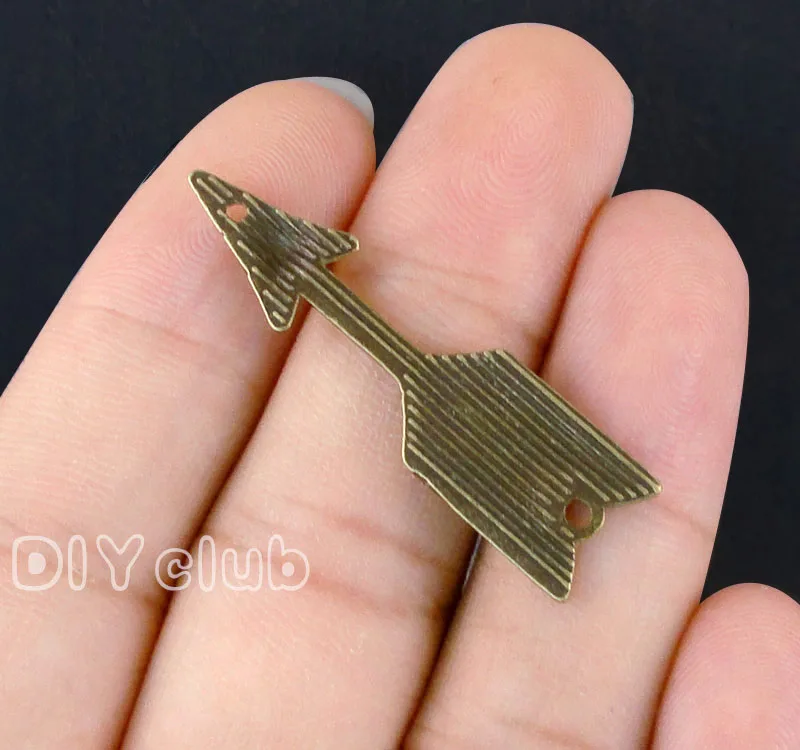 15 шт.-античные серебряные/бронзовые шармы с соединителем стрелок 39х11 мм |