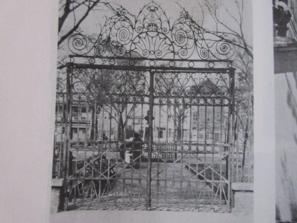 

Hench 100% factory wholesale custom made wrought iron gates designs