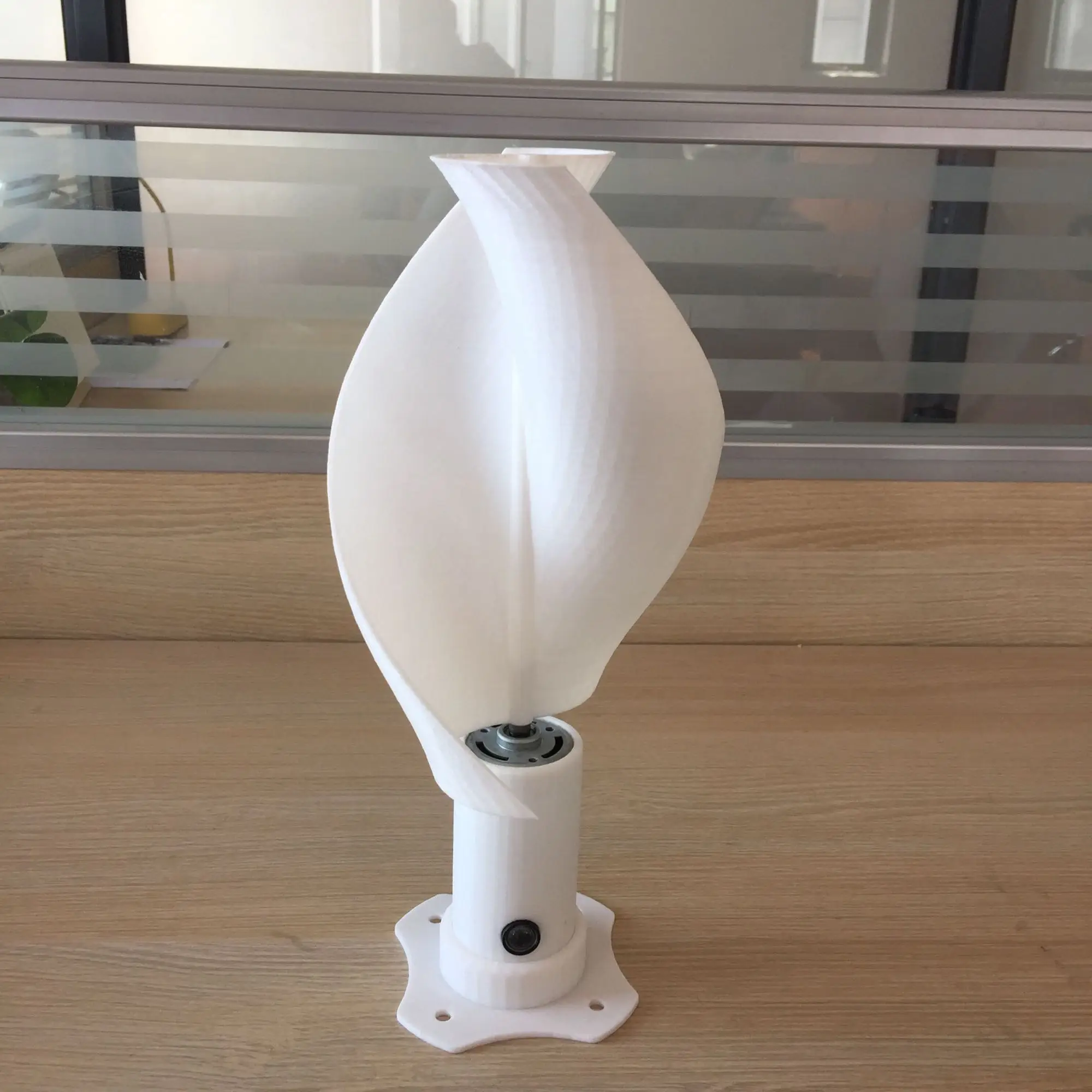 FLTXNY 20w Micro Wind Turbine With LED Light Vertical Wind Generator With Separately Controller For New Energy Class