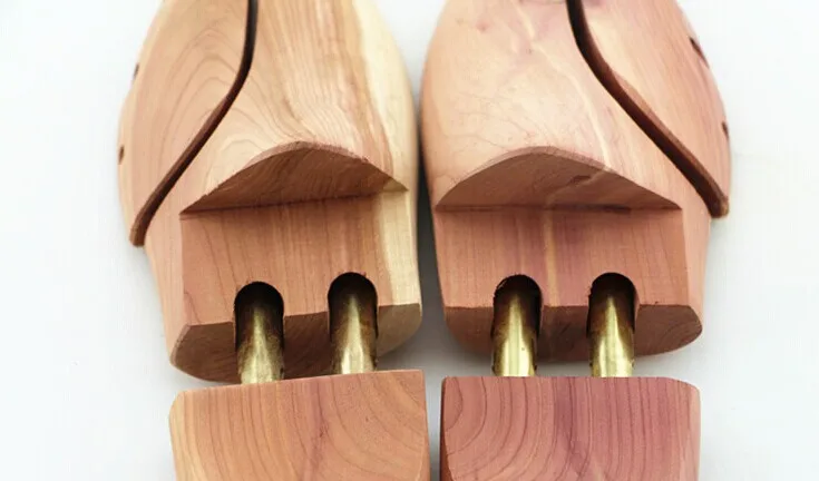 

1pair New arrival high qulaity Cedar Wooden Shoe Tree Shaper Keeper Adjustable Wooden Shoe Stretcher Wood Craft W0010