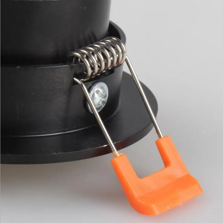 Приглушаемый Светодиодный точечный светильник утопленный COB в черном корпусе 110