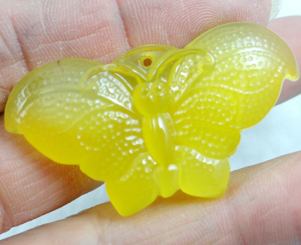 

Fashion Unique yellow Marine chalcedony stone hand-carved butterfly pendant Gems beads jewelry Making 3Pcs/lot free shipping