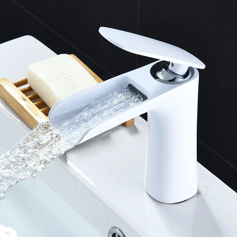 white Bathroom Basin Faucet Black/White Baking Solid Brass Faucet Sink Mixer Tap Hot and Cold Waterfall Basin Lavtory Faucet - Цвет: white
