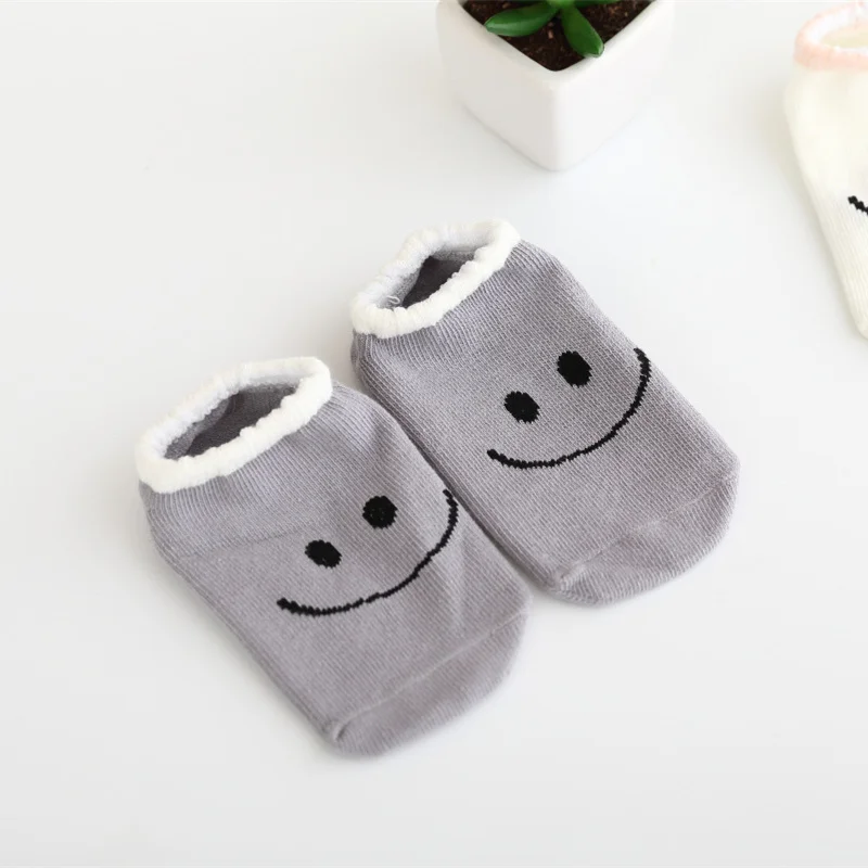 Smile Gray Г. Новые впитывающие носки из хлопка с рисунком улыбающихся лиц дышащие ультракороткие носки противоскользящие детские носки 4 цвета - Цвет: Smile Gray
