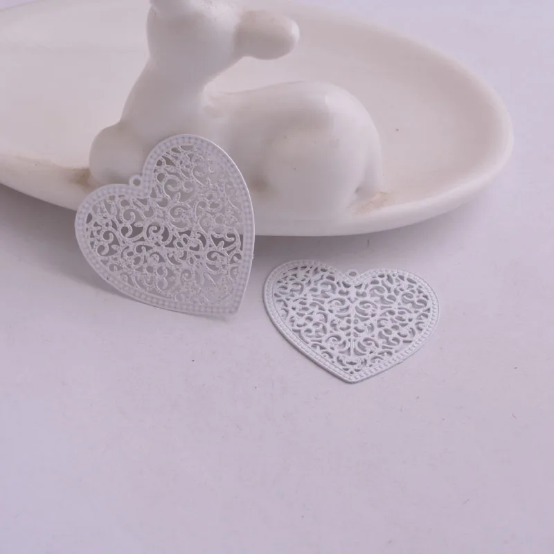 White 30 шт. AB2389 30 мм* 32 мм Металлические Окрашенные сердца шармы filigrane pour изготовление bijoux - Окраска металла: White