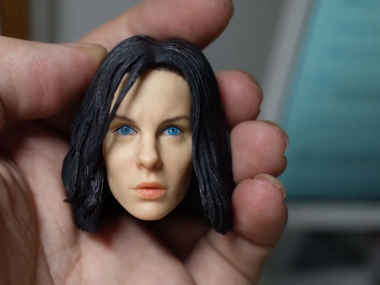 

1/6 Scale Kate Beckinsale Head Sculpt with Brown Or Blue Eyeballs for 12 Inches Female Figures Bodies Dolls