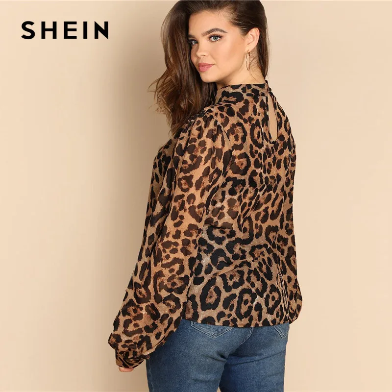 SHEIN Размер Плюс Леопардовый Топ С Оригинальным Рукавом И Воротником Чокер Полупрозрачная Блуза С Длинным Рукавом