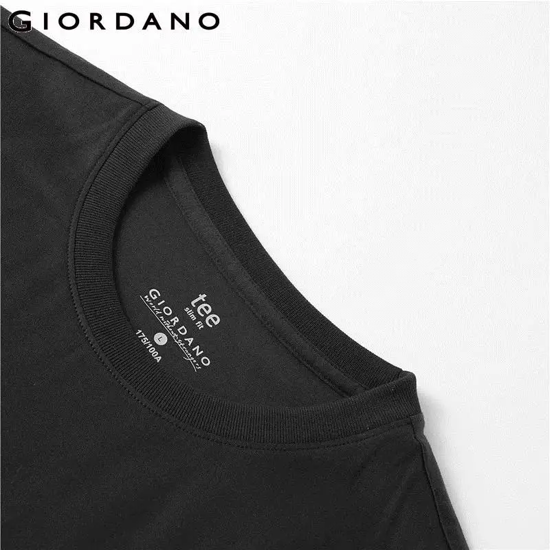 Giordano футболка выполненная из натурального хлопка с короткими рукавами и круглым воротом,имеет два варианта окраса
