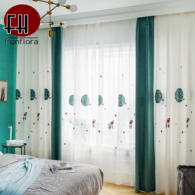 Затемненные занавески для детской комнаты белые с мультяшной вышивкой спальни