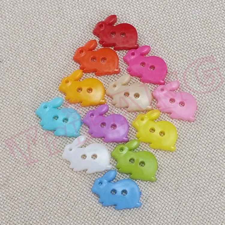 

1000 дюйма, Очаровательная пуговица в виде кролика, пластиковая пуговица с 2 отверстиями для детской одежды и украшения своими руками