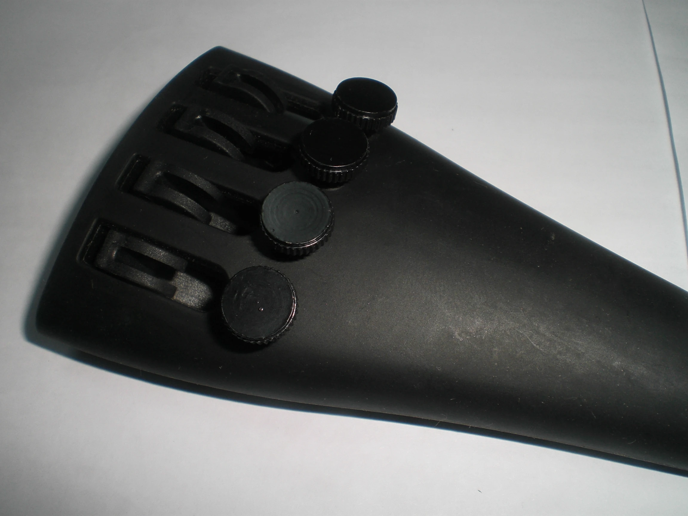 

1 PC Carbon Fiber Cello Tail Piece with fine tuners 1/4 1/2 3/4 to 4/4 size