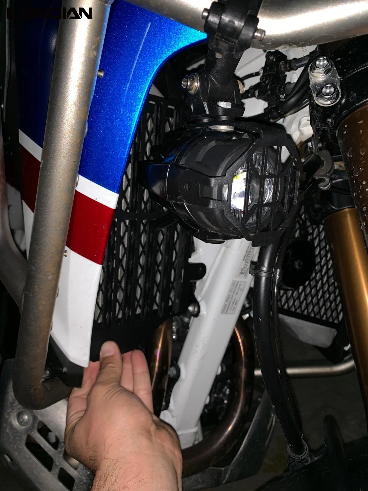 

New CNC Aluminum Motorcycle radiator grille guard protection For HONDA CRF1000L Africa Twin/ADV Sports 2016 2017 2018 2019