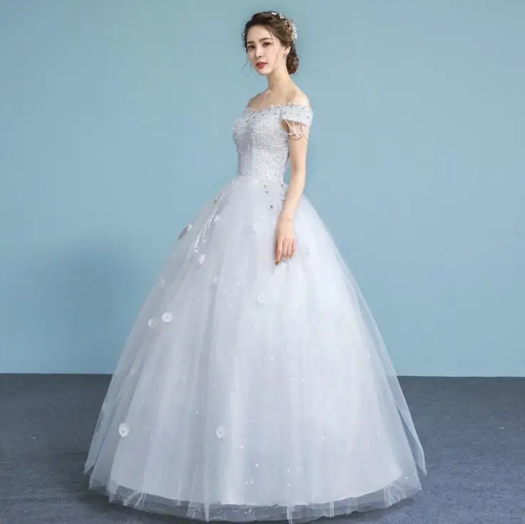 Женское кружевное платье с вырезом лодочкой и цветочной аппликацией | Свадьбы