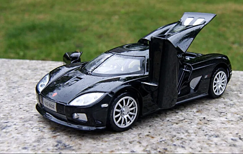 1/32 Koenigsegg черные модели автомобилей со звуком и светильник детские игрушки коллекции подарки без батареи