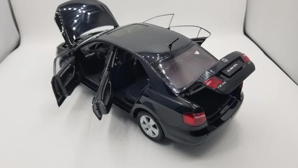 1:18 литья под давлением модель для Volkswagen VW Jetta 2102 черный сплав игрушечный автомобиль миниатюрная Коллекция подарков