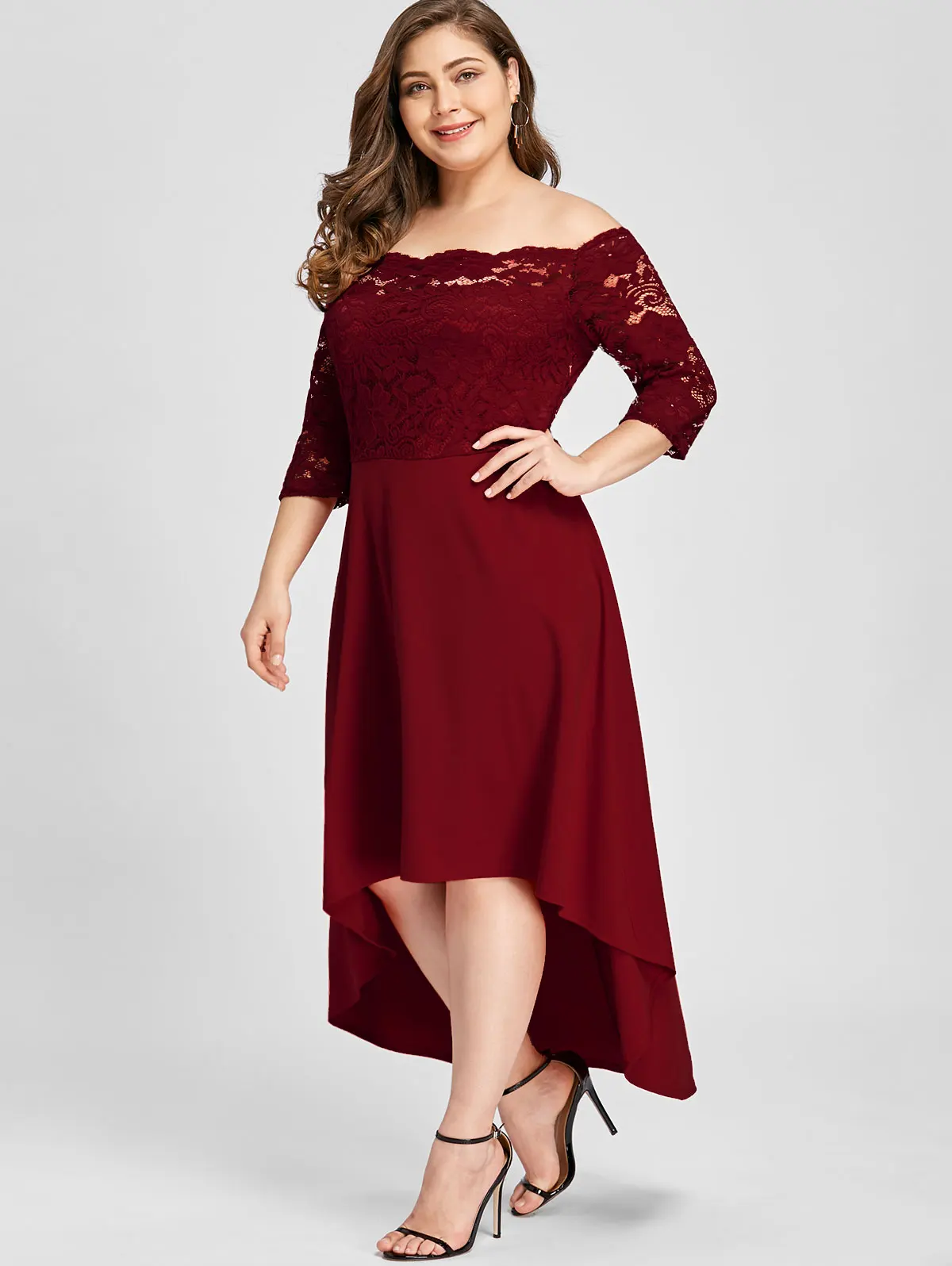 Женское платье с открытыми плечами асимметричным подолом и кружевом|dress women