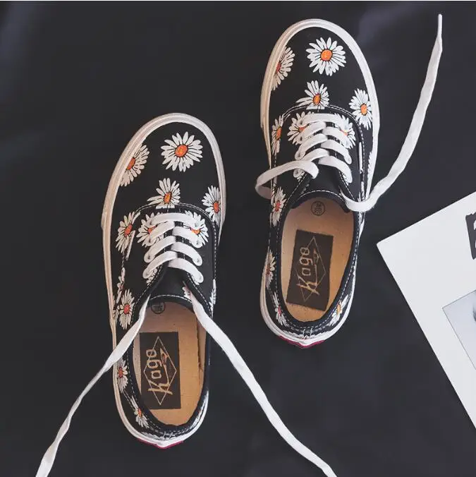 Daisy Canvas Shoes Women Girls Sunflower Sneakers Ladies Vulcanized Shoe Low Top Lacing Flat Heel Casual Yellow Shoes 35-40 DS45