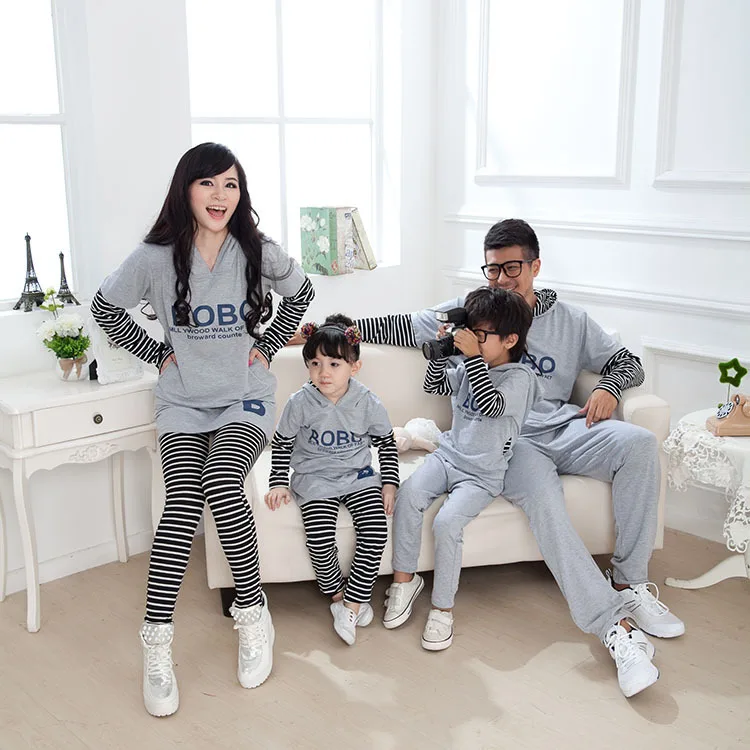 Одежда для всей семьи коллекция 2017 года сезон весна осень одинаковые комплекты