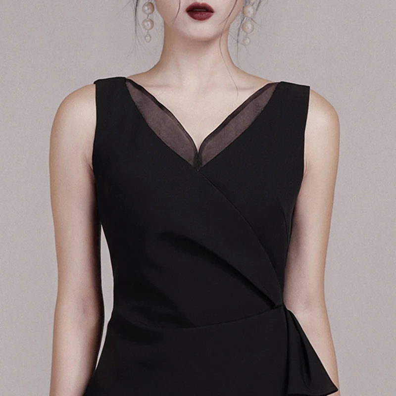 Женское офисное платье трапеция Max Spri асимметричное с V образным вырезом Сетчатое