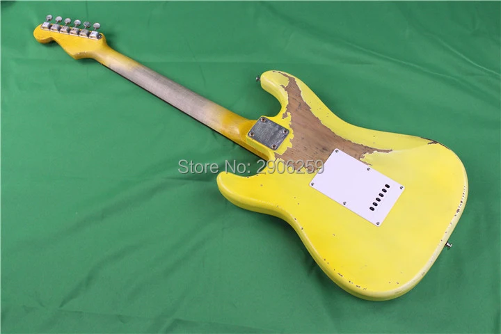 

super relic st electric guitar, master build, hand made aged details.hot hot hot