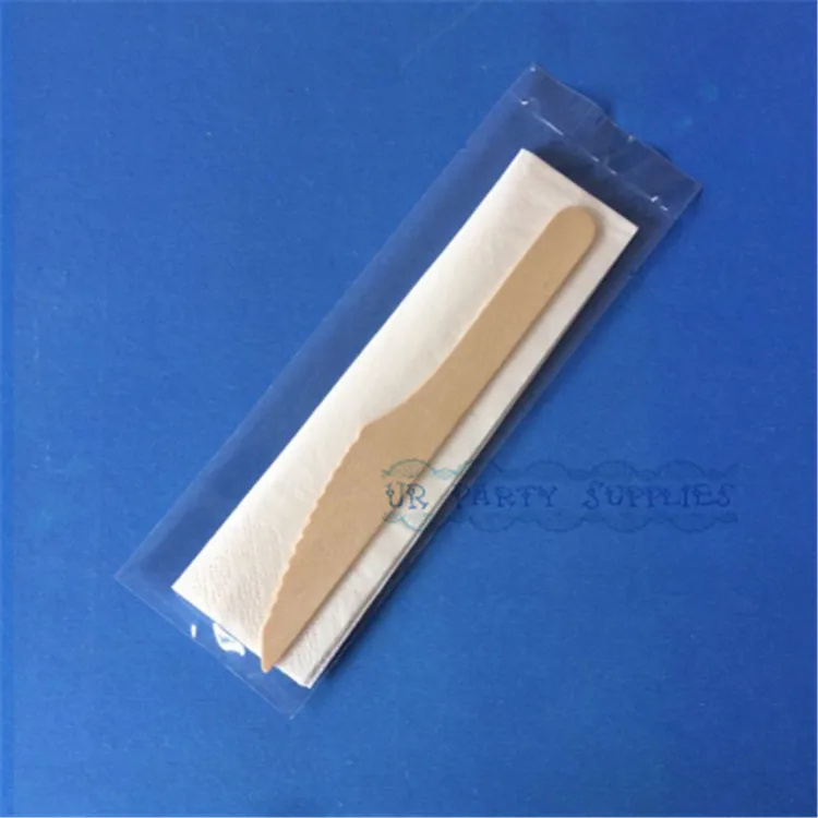 Одноразовые простые деревянные столовые приборы посуда с белыми салфетками для