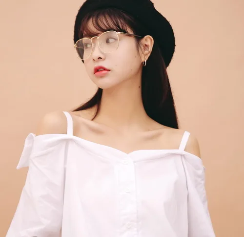 Черные Белые Рубашки Женщины 2017 Весной Корейский Стиль Краткая Дизайн С Плеча