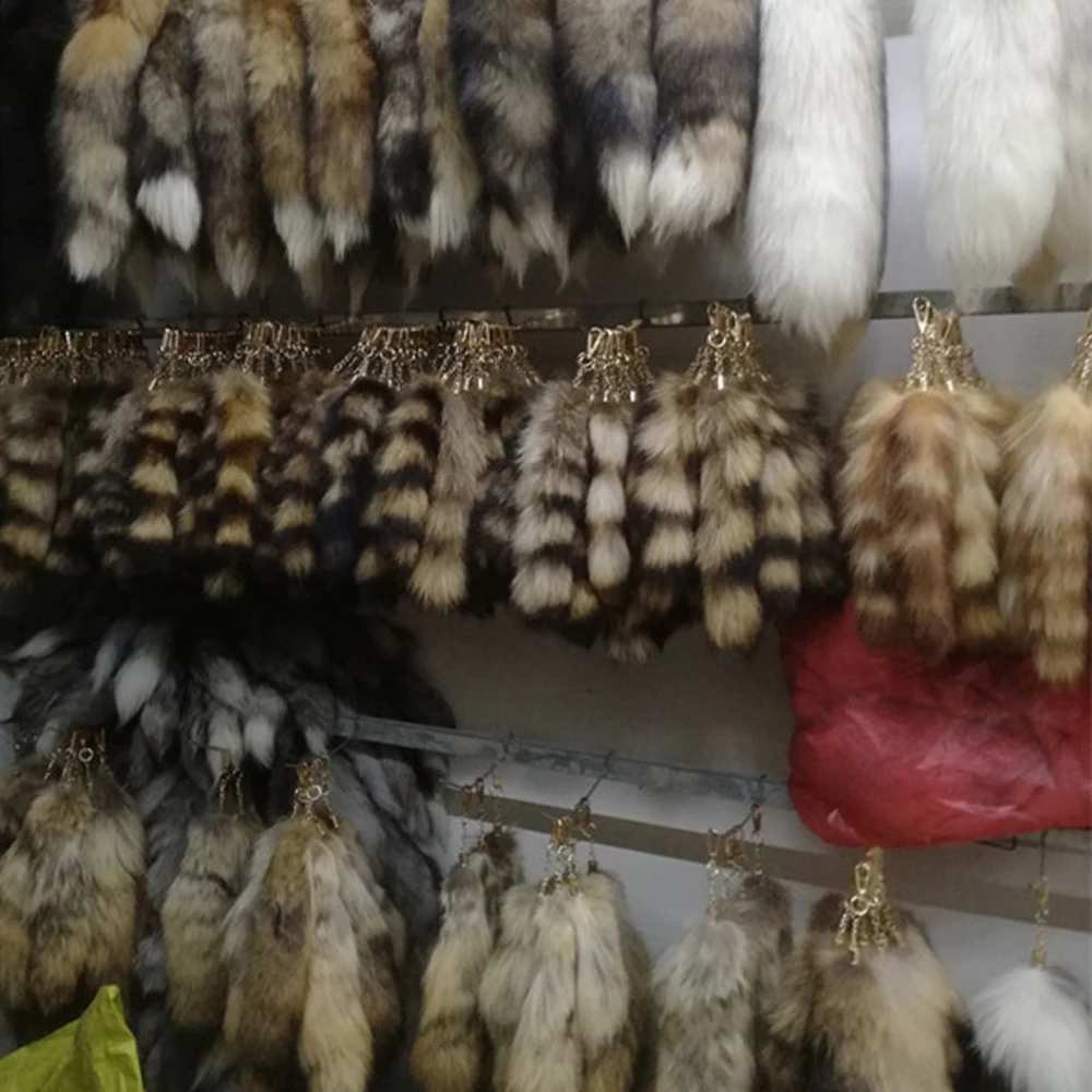 25CM Length Real Raccoon Fur Stripe Tail Keychain Charms Women Handbag Pendant Pompom Key Rings Car Styling Tassel Chians | Украшения и