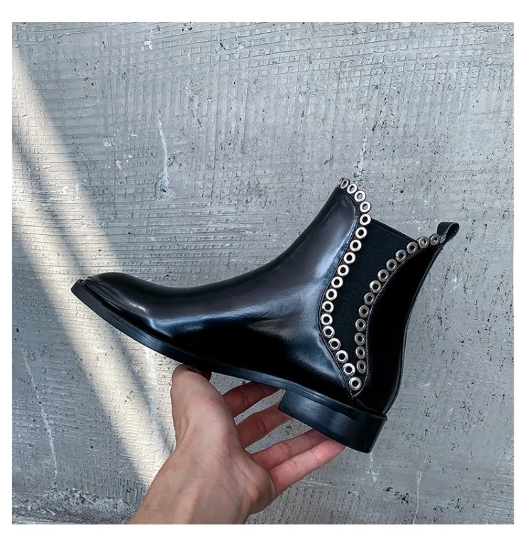 Ботильоны женские из натуральной кожи на низком каблуке с металлической