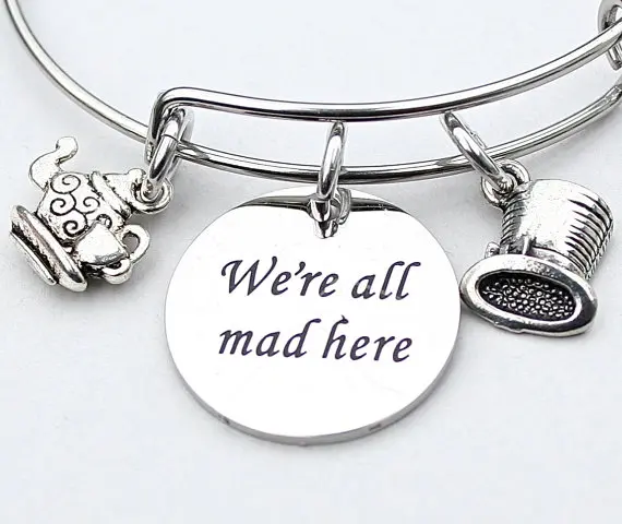 12 шт Алиса в стране чудес мы все злы здесь Шарм браслет серебряная шляпа