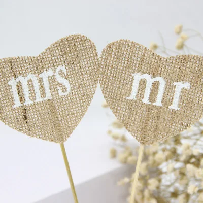 

2pcs/set Mr & Mrs Heart shape Flag Natural Jute Burlap Hessian Flags for Vintage Rustic Wedding Decorations