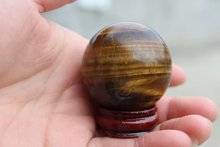

Natural Tiger eye quartz crystal ball to heal