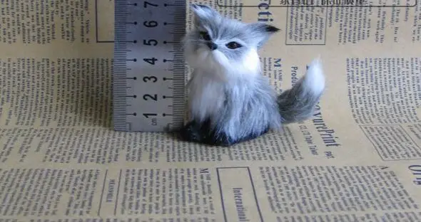 Мини 7x7 см серая модель лисы на корточках полиэтилен и меха ручной работы фигурки