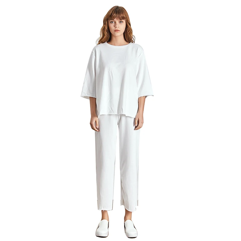 Женский Повседневный костюм TWOTWINSTYLE белая свободная футболка с круглым вырезом и