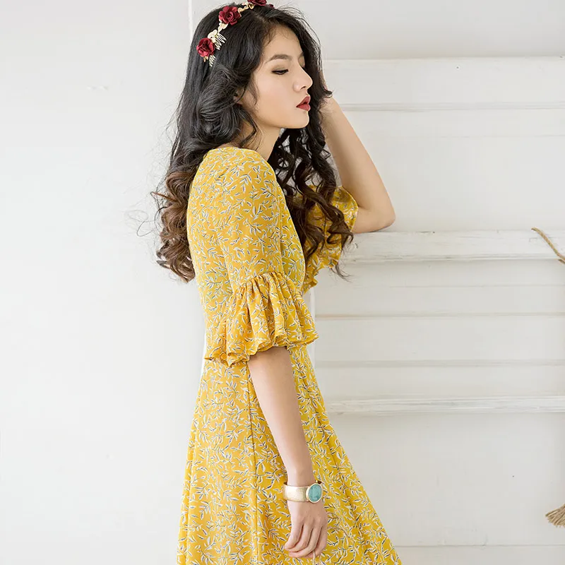 Женское длинное платье макси в пол с цветочным принтом и оборками высокого